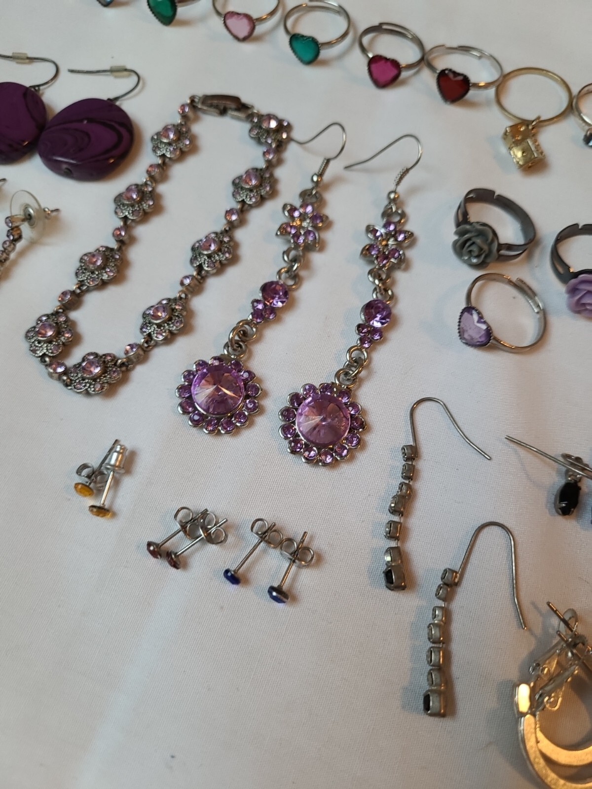 Big Lot of 39 Fashion Earrings, Bracelet & Rings [4.2]