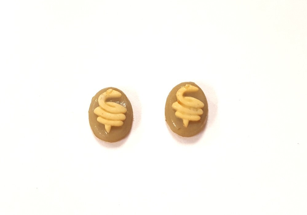 24 Vintage Hong Kong Wedgwood Gray Snake 8x6mm. Oval Resin Aged Cameos 450PT