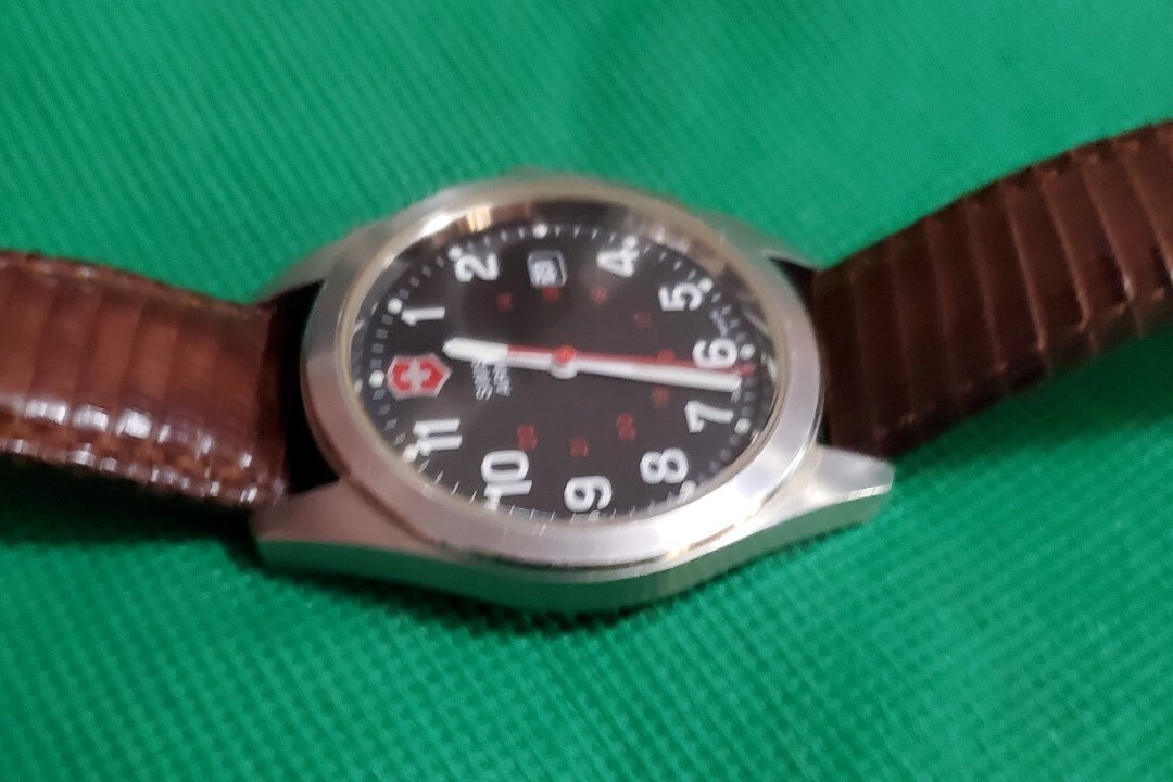 40mm Mens Victorinox 241083 Garrison Swiss Army Watch