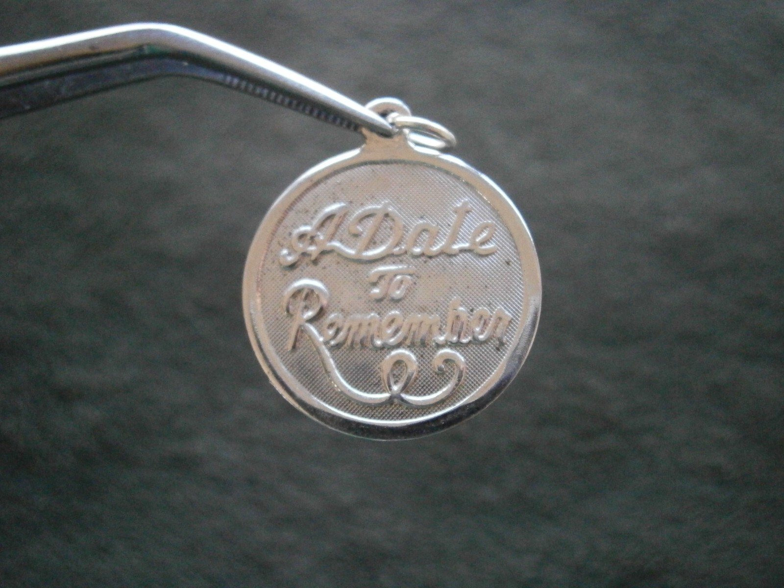 Date to Remember Vintage Sterling Silver Charm Pendant 3.0g No Engraving
