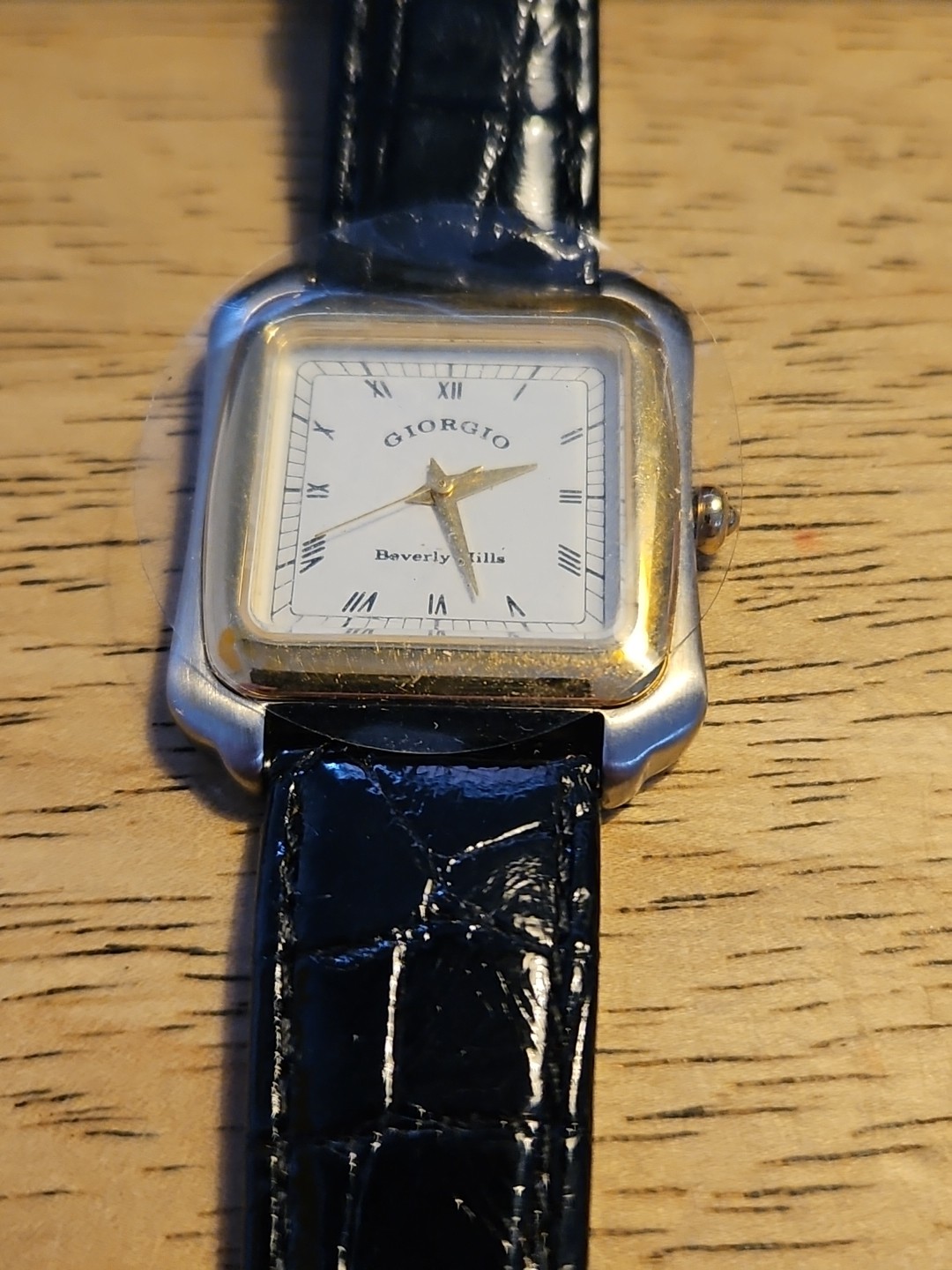 Giorgio BEVERLY Hills NOS Watch 28 Mm Unisex Tank Watch Gold Bezel
