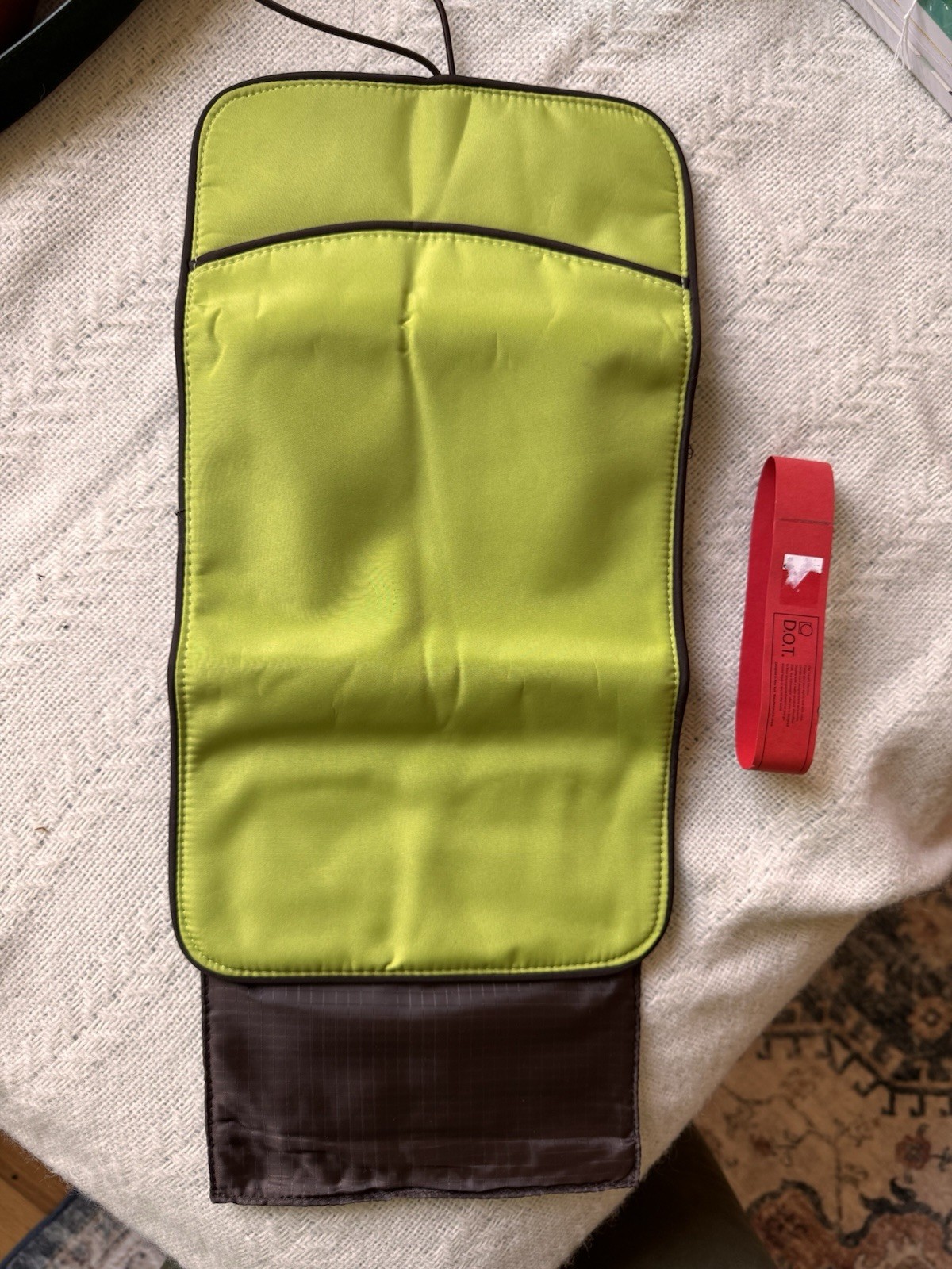 Designs On Travel Jewelry Roll Up Case NWT Apple Green
