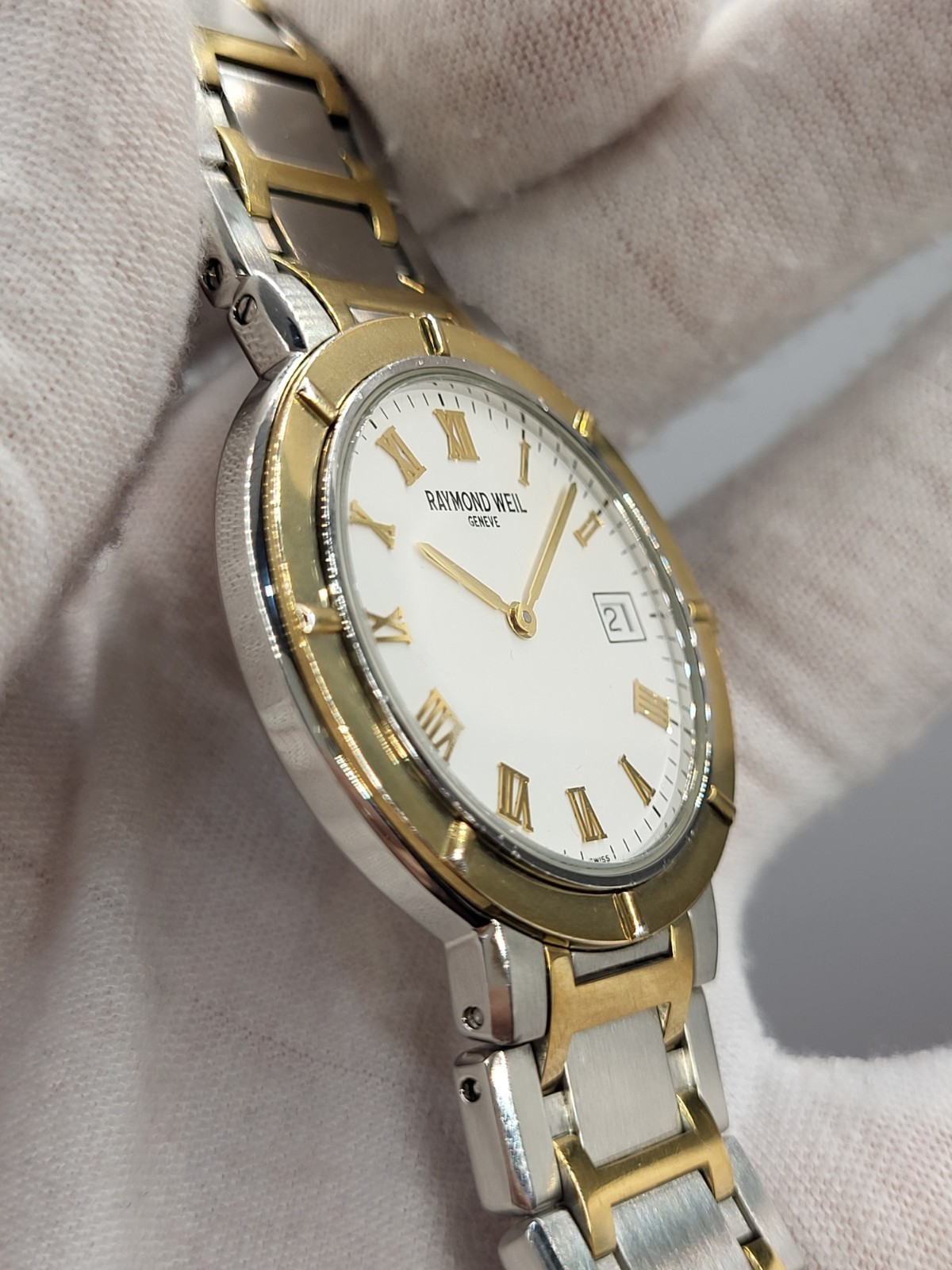 RARE [N. MINT] 35mm Raymond Weil 8800 Swiss Men’s 18k Gold Bezel Watch 8.25″