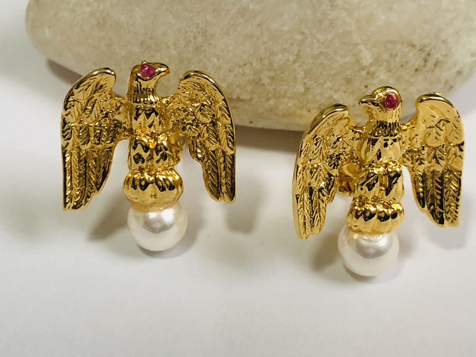 VTG ANN HAND Clip Eagle Earrings,W/ Red Eye&Faux Pearls Approx. 6 1/2–7mm