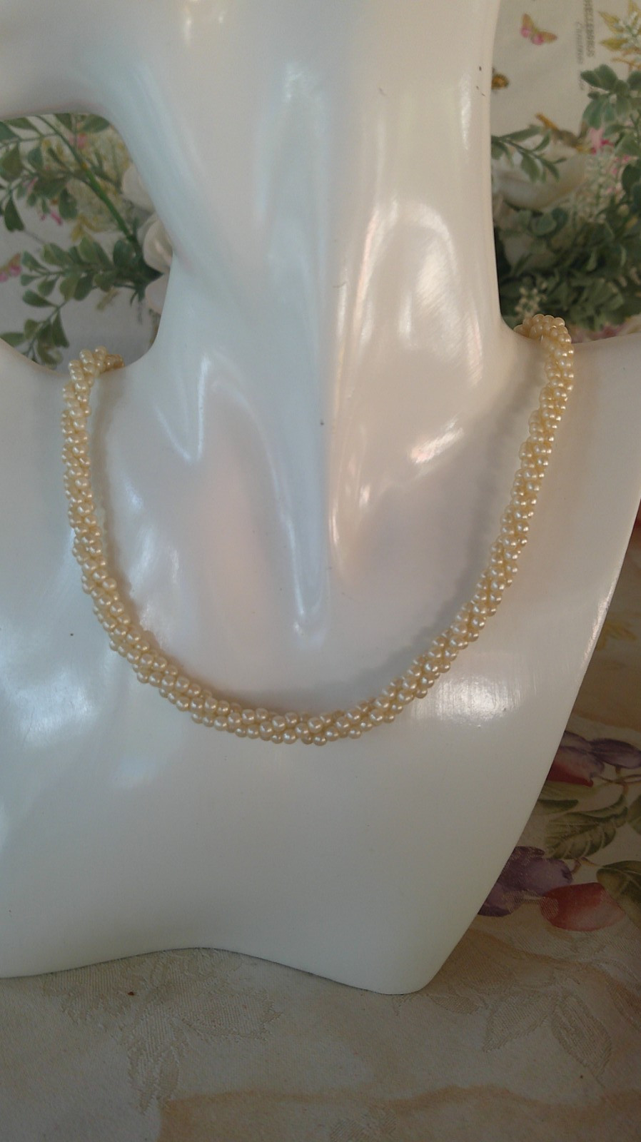 Vintage Twisted Imitation Pearl Necklace with Box Clasp