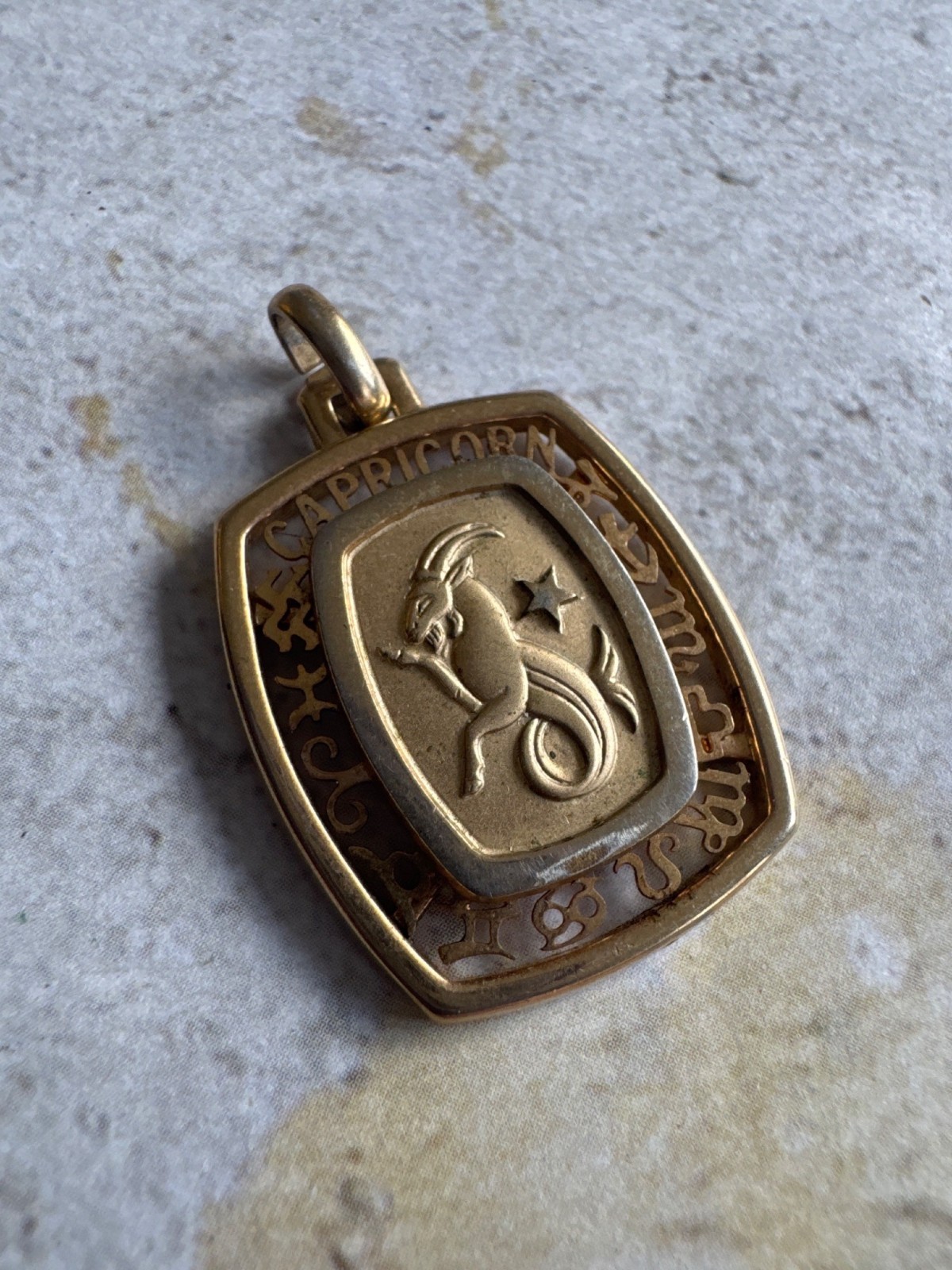 Vintage Capricorn Zodiac Pendant Necklace With Gold-Tone Chain Goat Design 24”