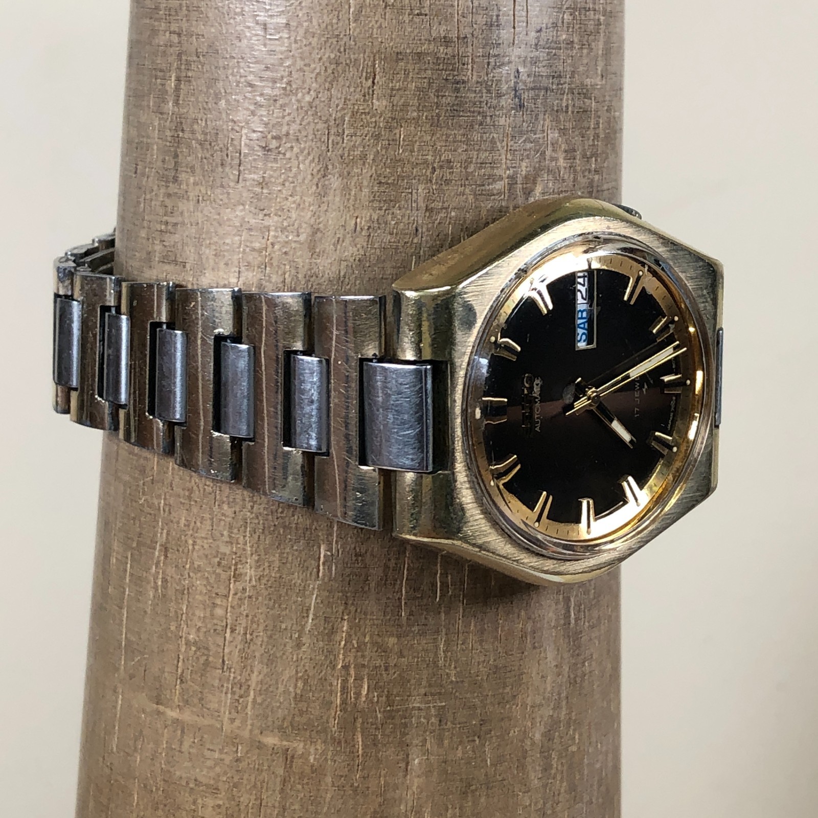 Vtg Seiko Men 7009-8079 Dress 17 Jewels Two Tone Automatic 38mm Watch 7 1/4″