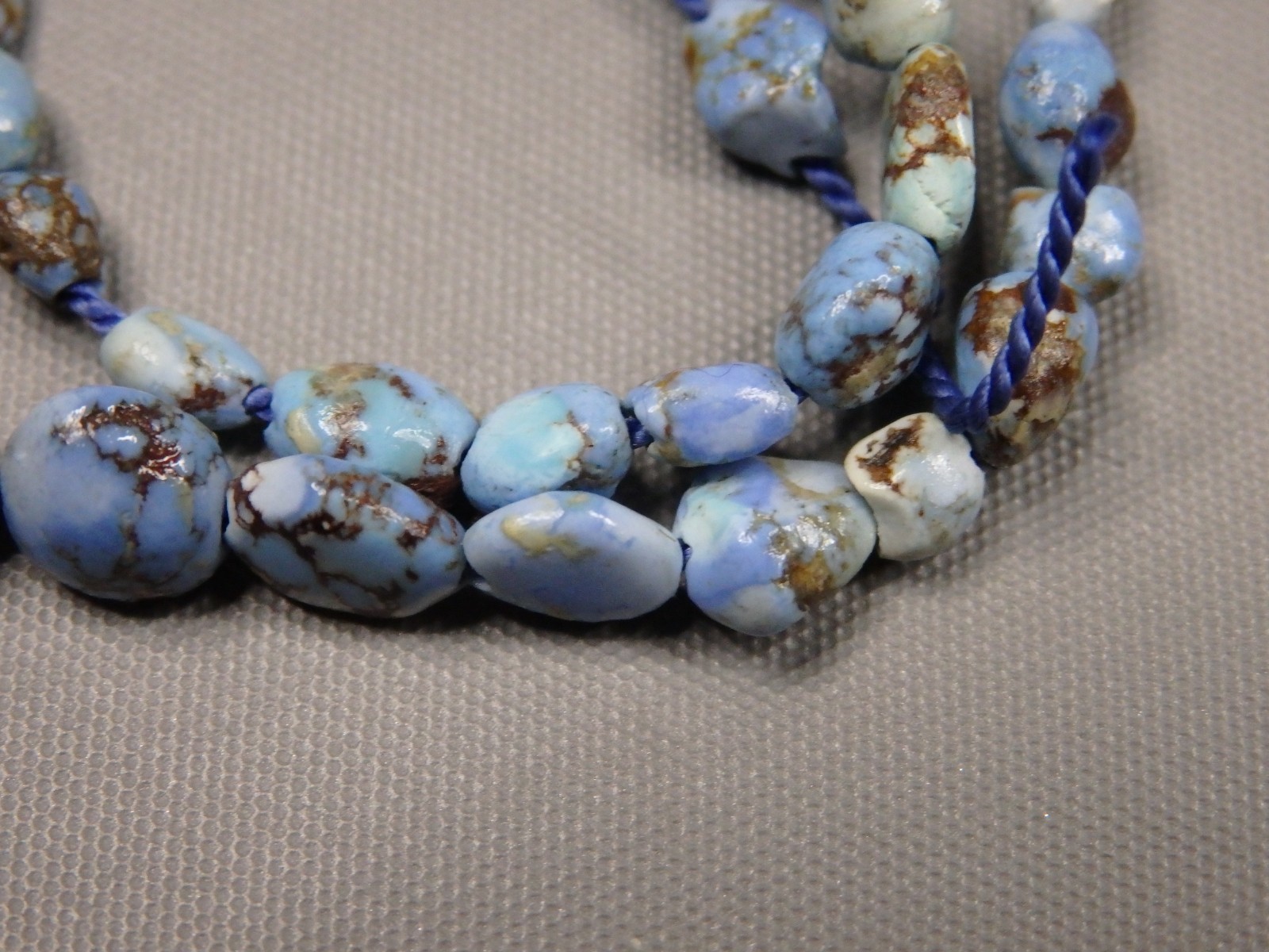 Natural GOLDEN HILLS TURQUOISE 4-8mm Pebble & Flat Nuggets 8″ Strand 18cts😍~C~