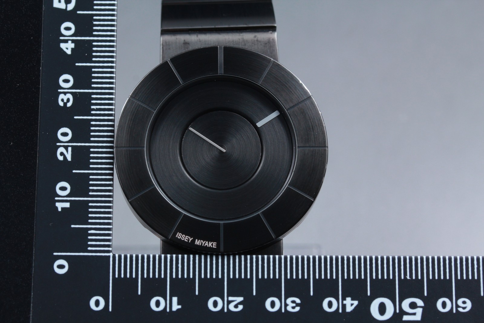 [Near MINT] ISSEY MIYAKE Tokujin Yoshioka designed Black Quartz Men’s Watch