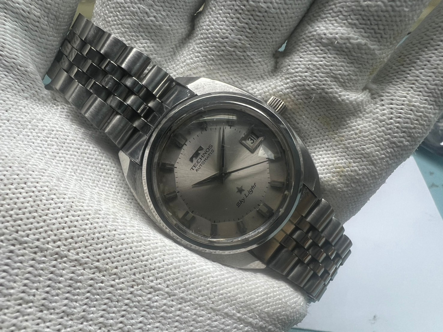 78. Technos date Sky Light 34.8 mm running cal 2632