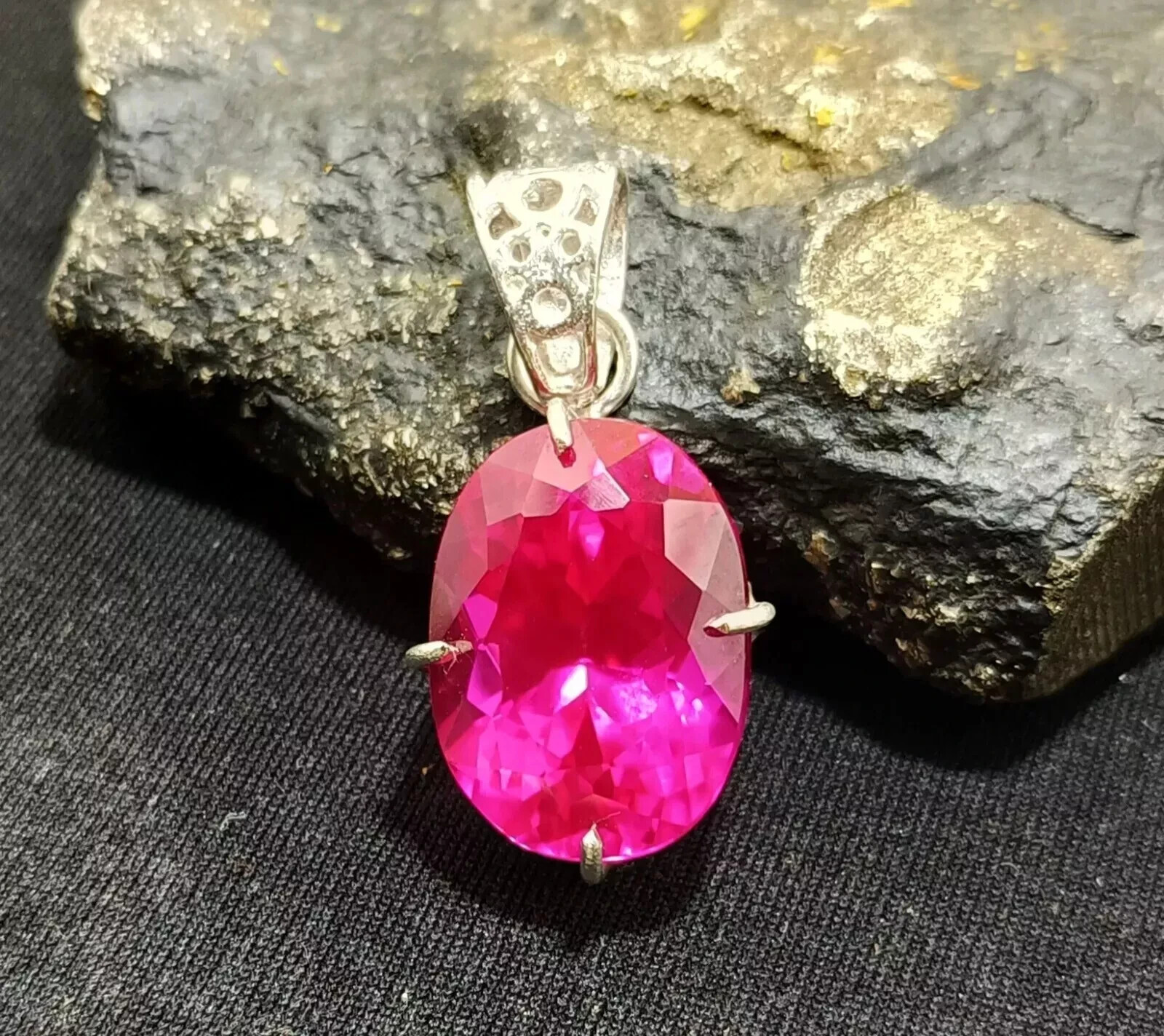 Natural Pink Sapphire Pendant 26.75 Ct+ Oval Cut SG Gemstone 925 Solid Silver A+