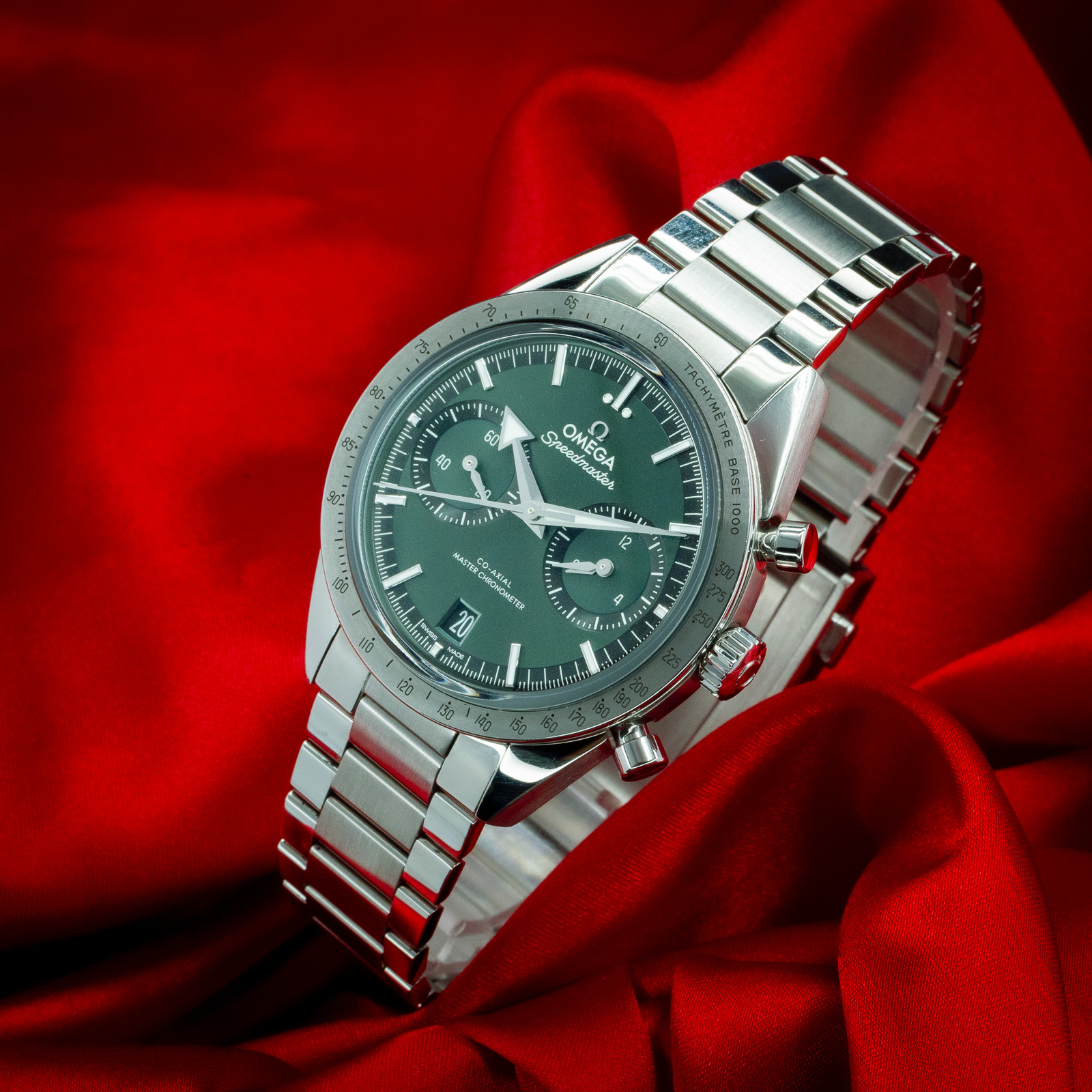 Omega Speedmaster ’57 Chronograph Green Steel 332.10.41.51.10.001 Complete