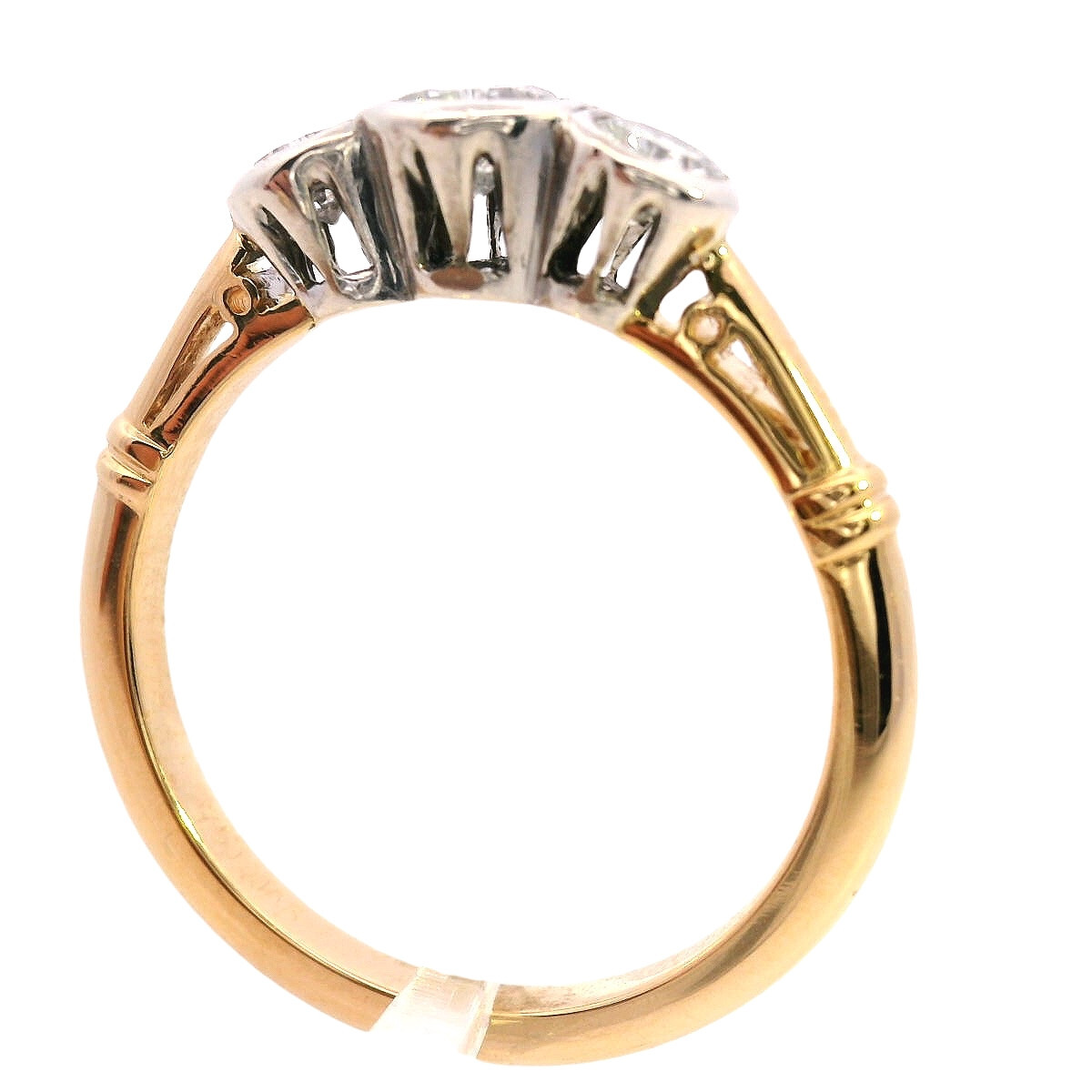 18 ct Yellow and White Gold Diamond Ring, two 0.07ct and a 0.20ct Diamonds