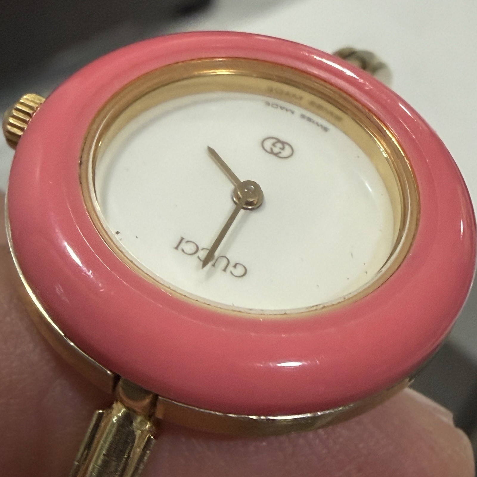 Gucci Change Bezel 1100 Gold 26mm Pink Bezel Quartz Women’s Watch RUNS!