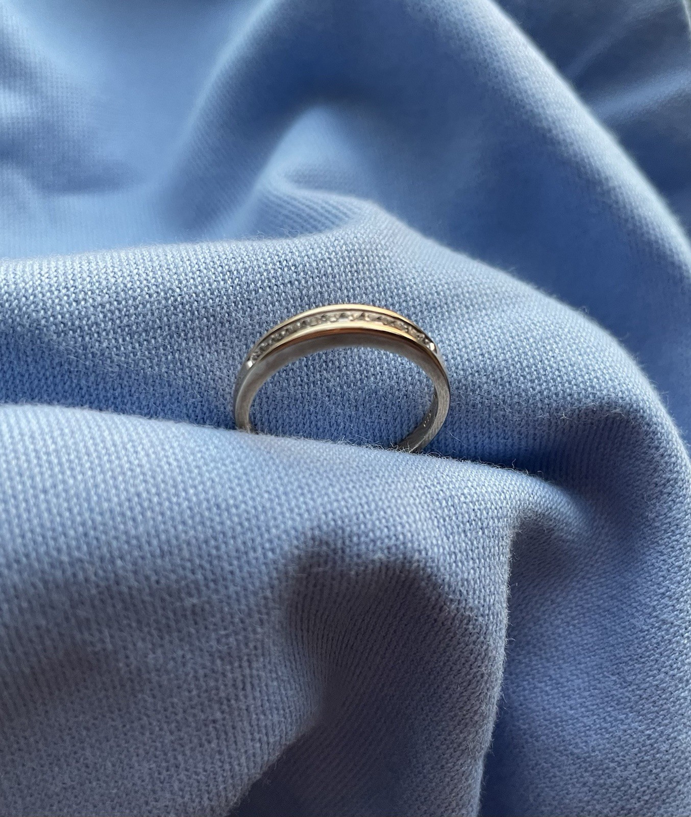 Channel Set Diamonds In 10 Karat Gold Sz 8 1/4 Engagement Ring