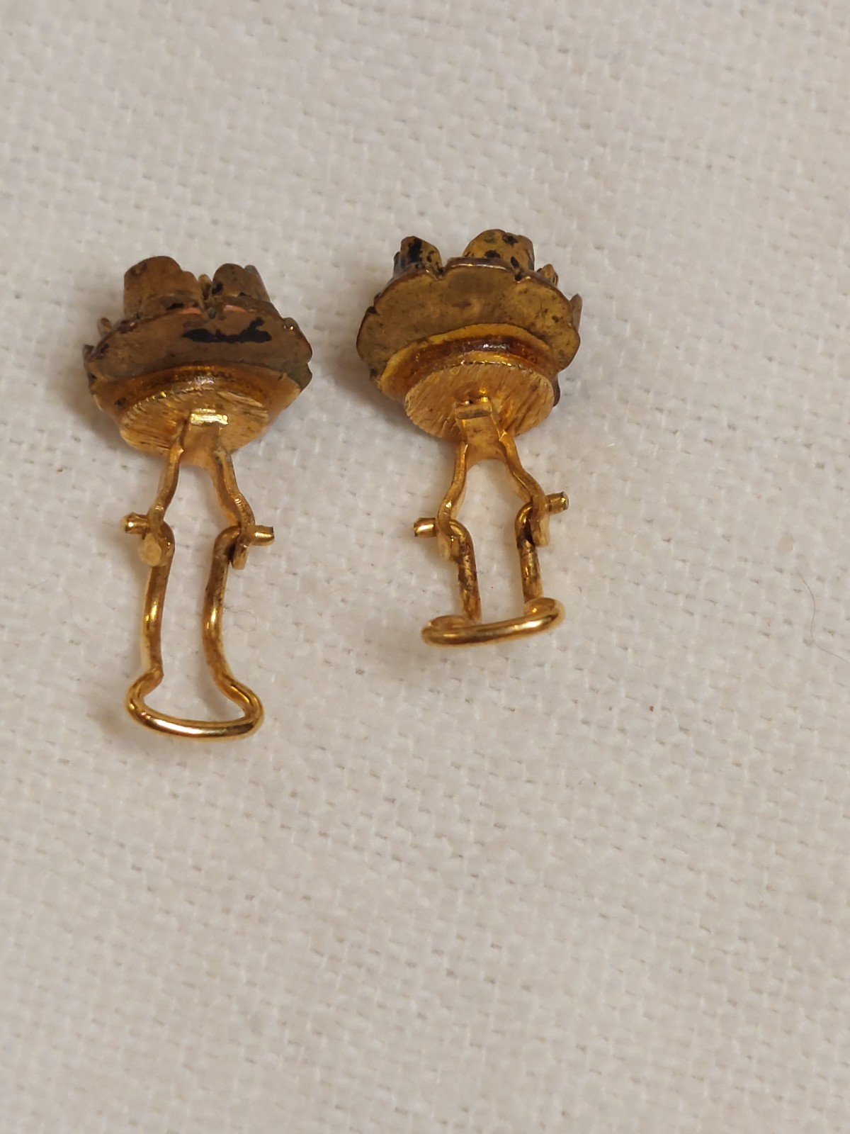Vintage Gold Tone Rose Flower Clip On Earrings Floral MCM Costume Simple Retro