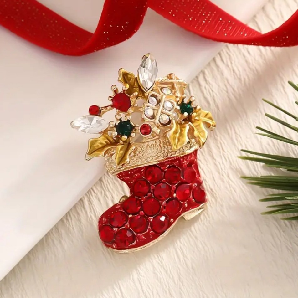 VINTAGE CHRISTMAS STOCKING SANTA CLAUS SLEIGH BOOT RHINESTONE GIFT PIN BROOCH