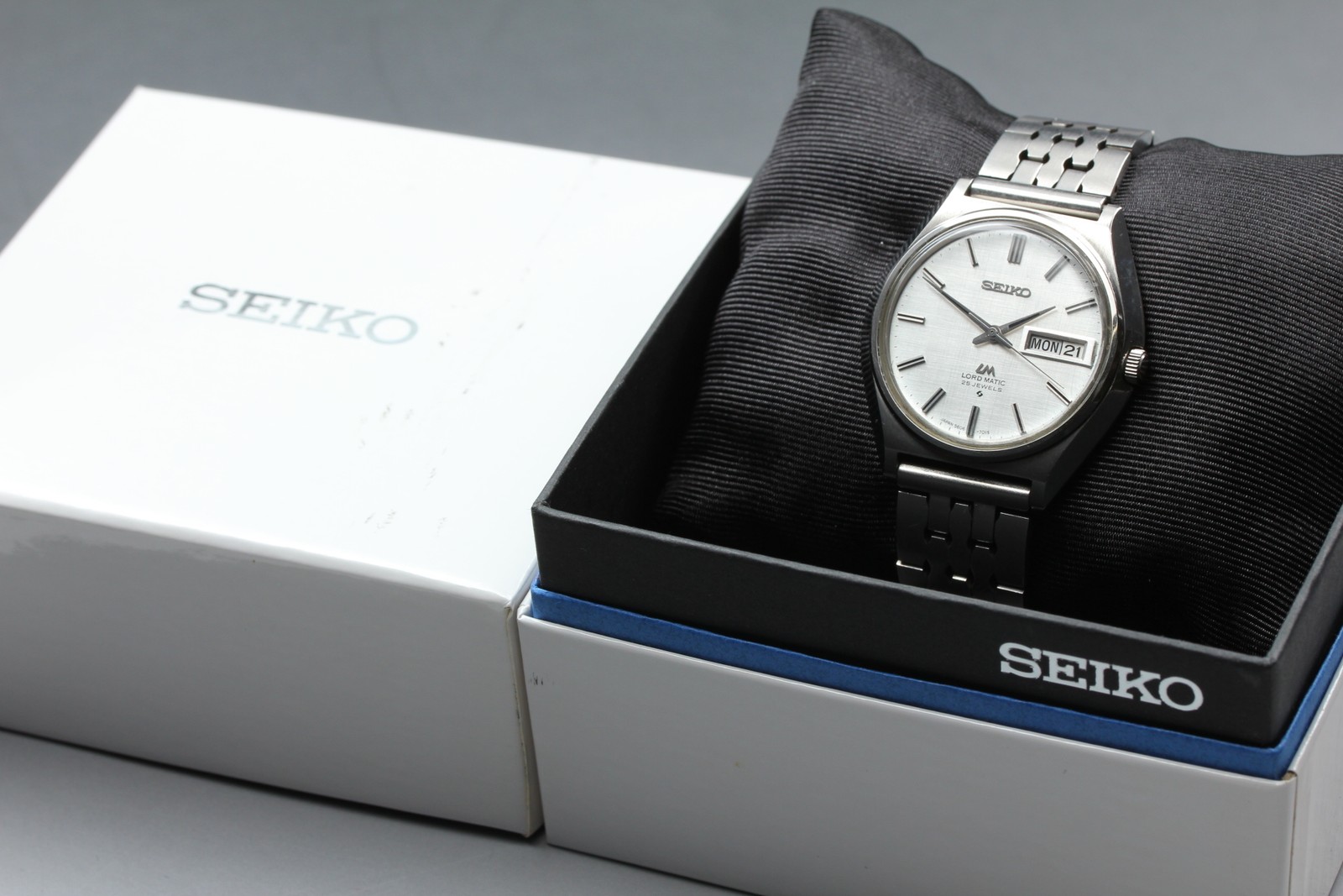Vintage 【Exc+5 】 Seiko Lord Matic 5606-7010 Day Date Silver AT Men’s Watch Japan