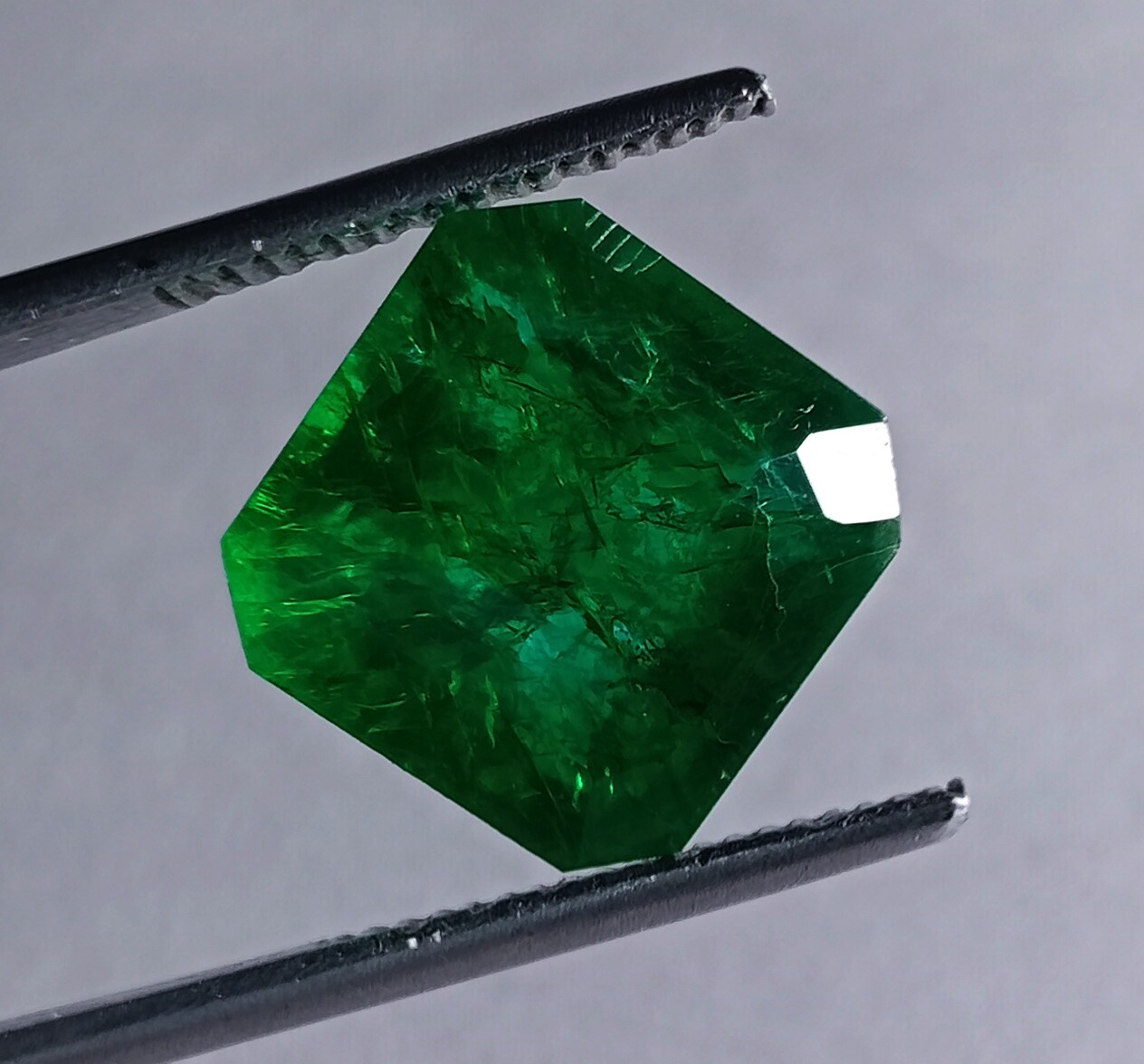 Natural 13.30 Ct Colombian Green Emerald Certified Asscher Shape Loose Gemstone