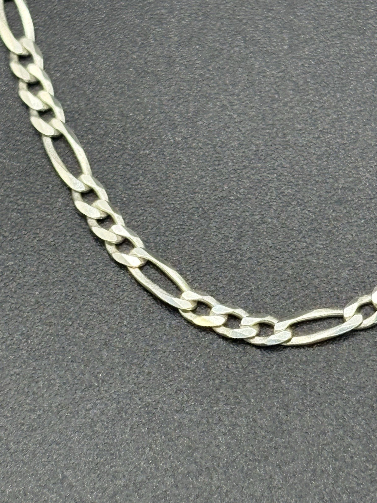 8″ Sterling Silver Fígaro Chain Gents Bracelet 2.25MM 2.4 Grams E29