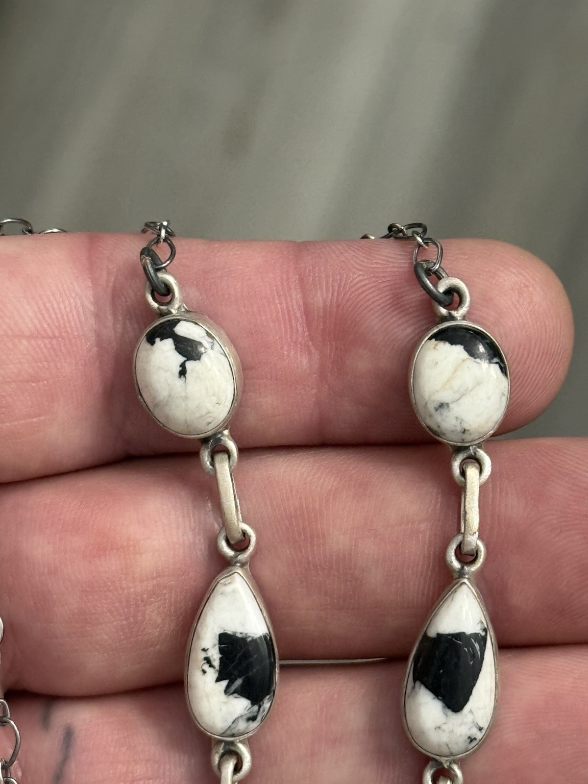 STERLING SILVER WHITE BUFFALO 6 STONE STATION CHOKER BAR MIX SHAPE NECKLACE .925