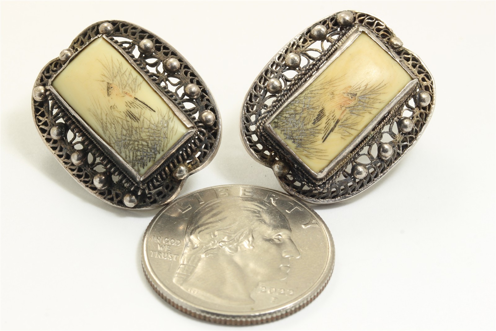 Vintage Chinese Export Sterling Silver Filigree Carved Bird Screwback Earrings