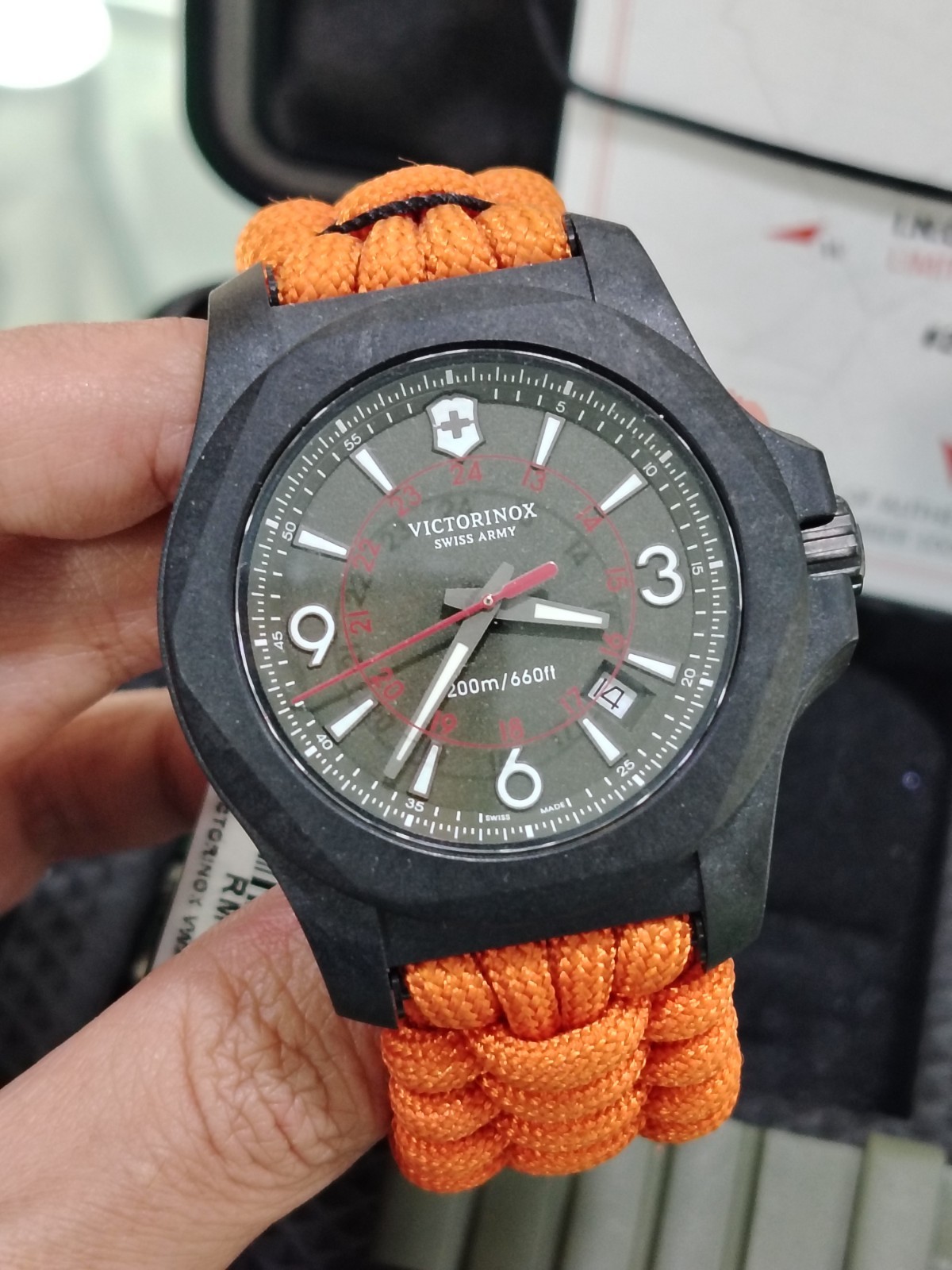 241800.1Victorinox Swiss Army I.N.O.X. Set 241800.1 Band 43mm 20ATM LE Watch