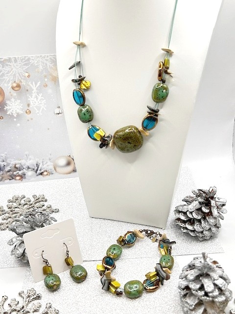 Premier Designs ‘ISLAND GIRL’ Necklace, Bracelet & Earrings S