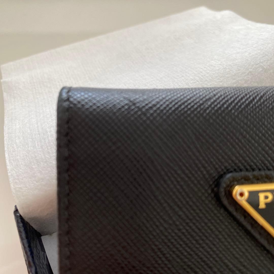 PRADA Black Leather Key Ring Gold Logo Used 1 Month Slight Scratches