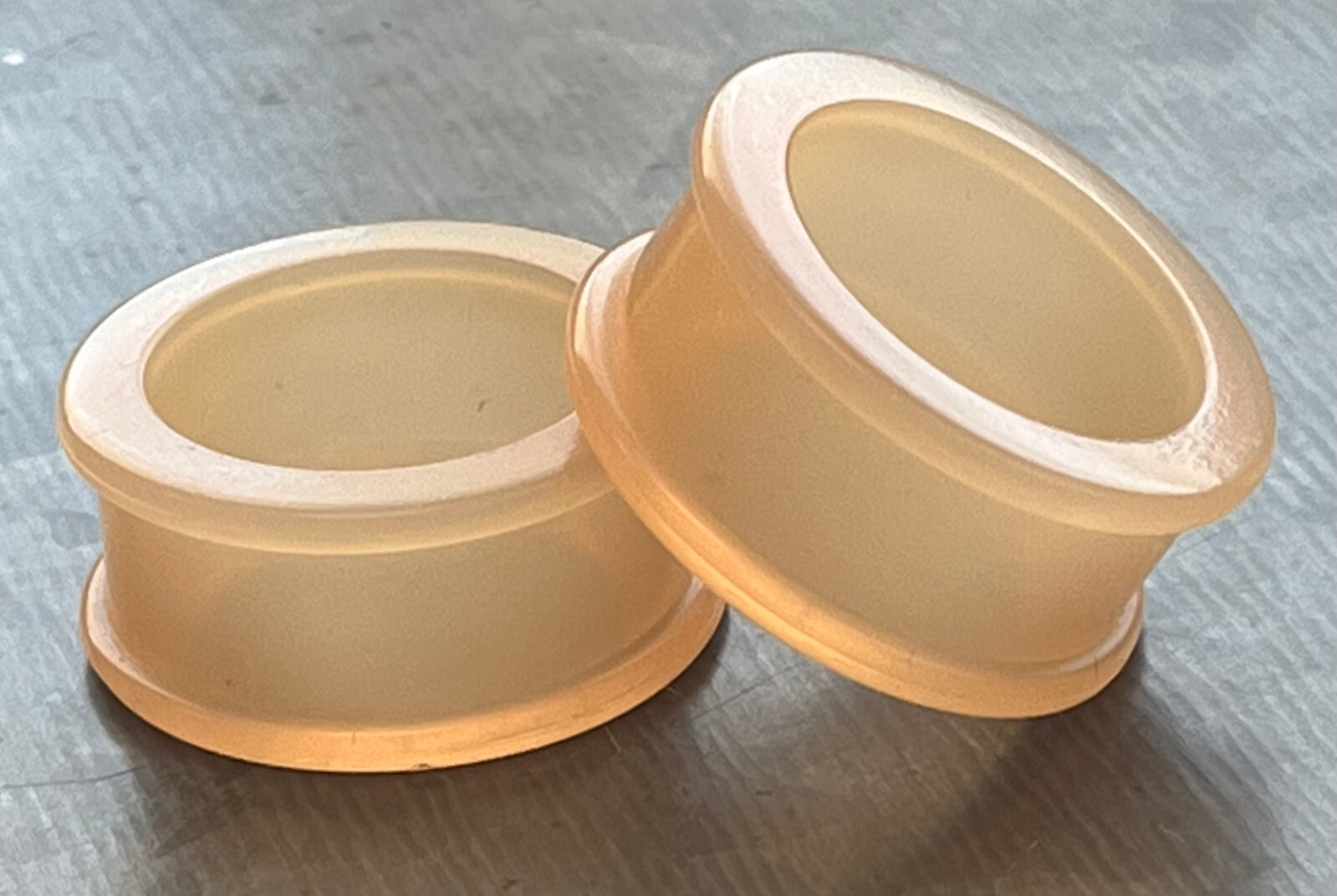 PAIR Peach Silicone Tunnels Double Flare Plugs Earlets Soft Flexible Gauges