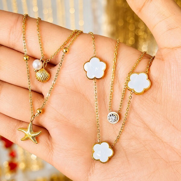 Flower Meadow Necklace 18K Gold Plated Stainless Steel Floral Pendant Waterproof