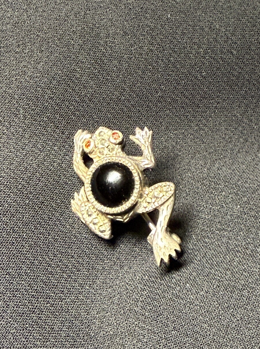 Vintage Sterling Silver Onyx Marcasite Frog Brooch 5.4gram