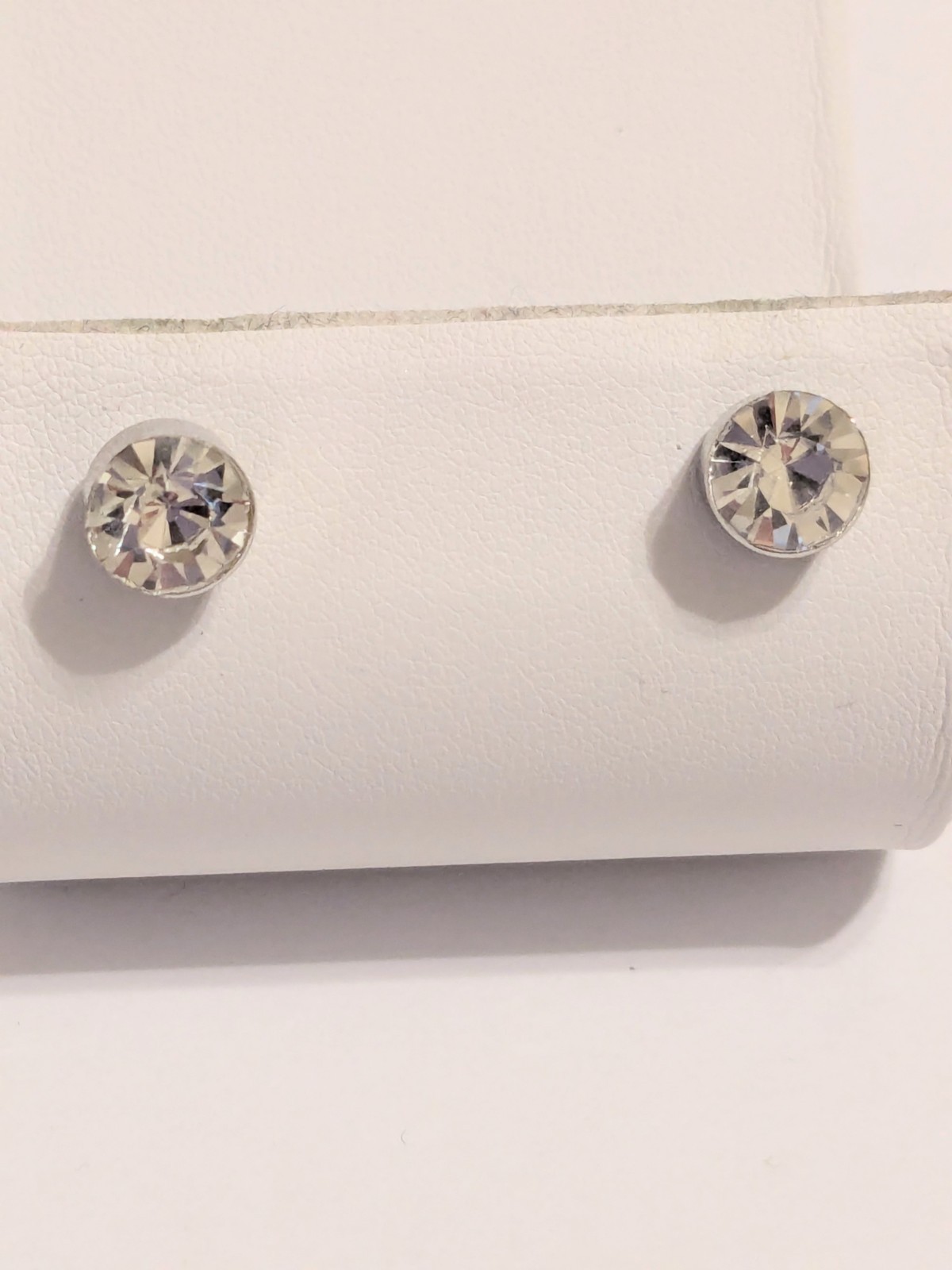 Silver Tone Faceted Glass Round Stud Earrings. Minimalist. Modern. 1/4″.