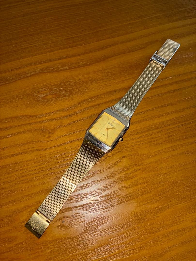 Aureole Quartz Analog Wristwatch