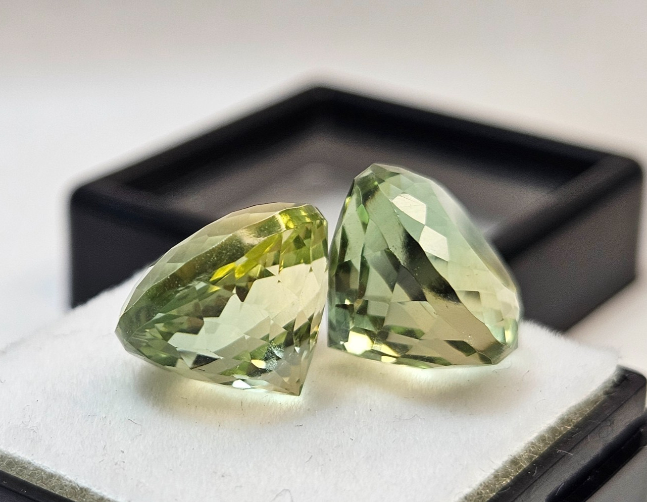 Bi-Colour 13-14 Ct Tourmaline Round Cut Pair Loose Gemstone For Earing FR-375