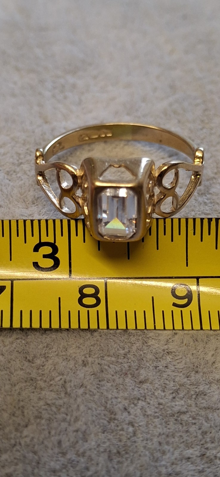 9ct Yellow Gold Ring, Stunning, Size N
