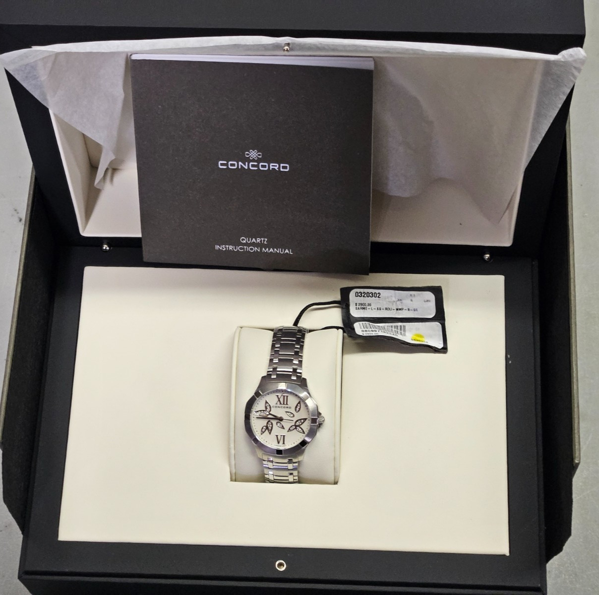 Concord Saratoga Lady Diamond Petal 31mm Watch $2900 Retail