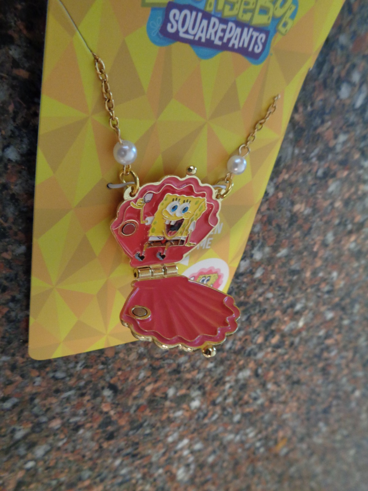 SpongeBob SquarePants Pink Clam Locket Necklace Faux Pearl Gold Tone NWT