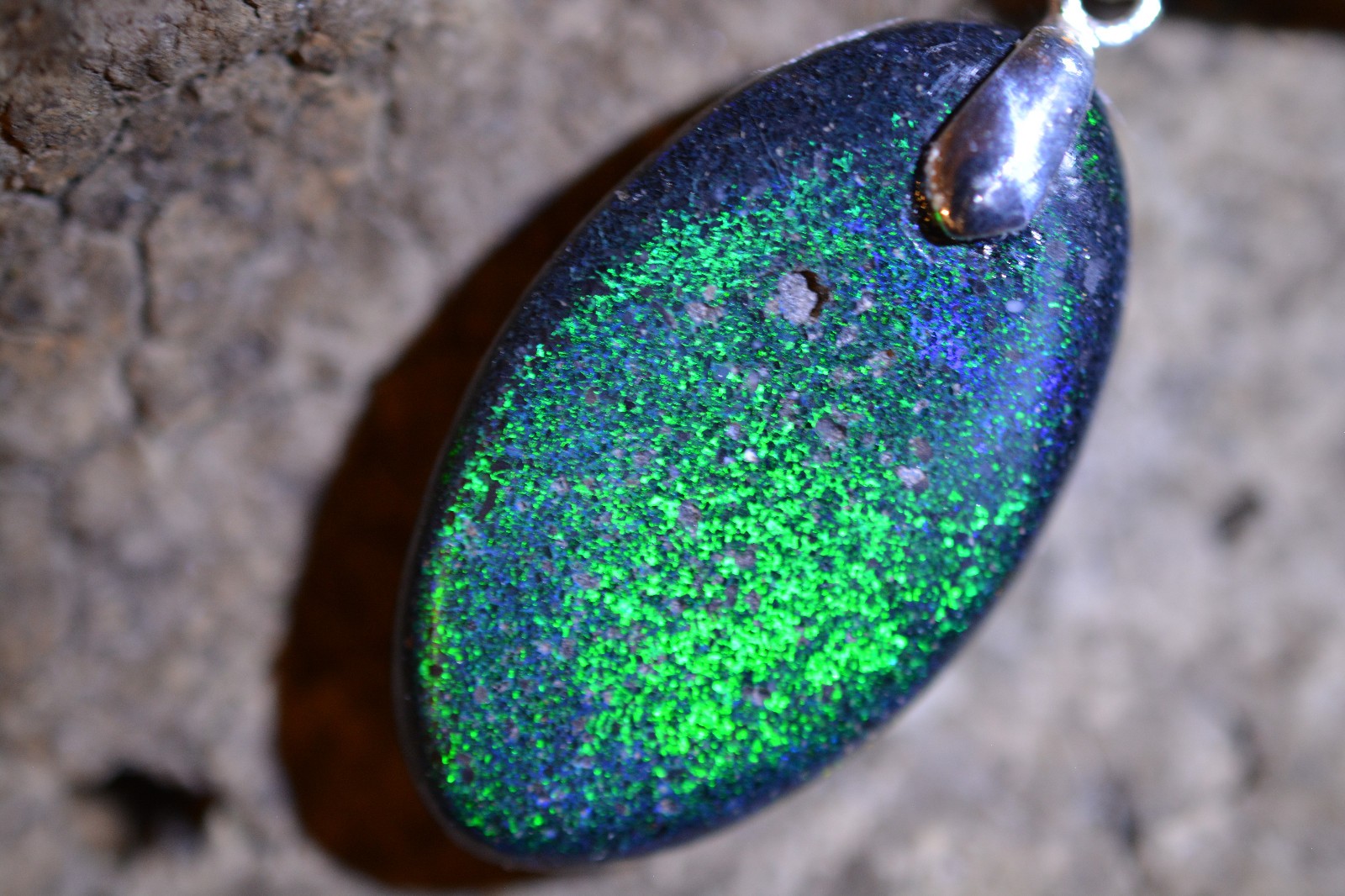 20ct 28x15x5 Top Electric Green Roling Broadflash Mooka Boulder Hard Matrix Opal