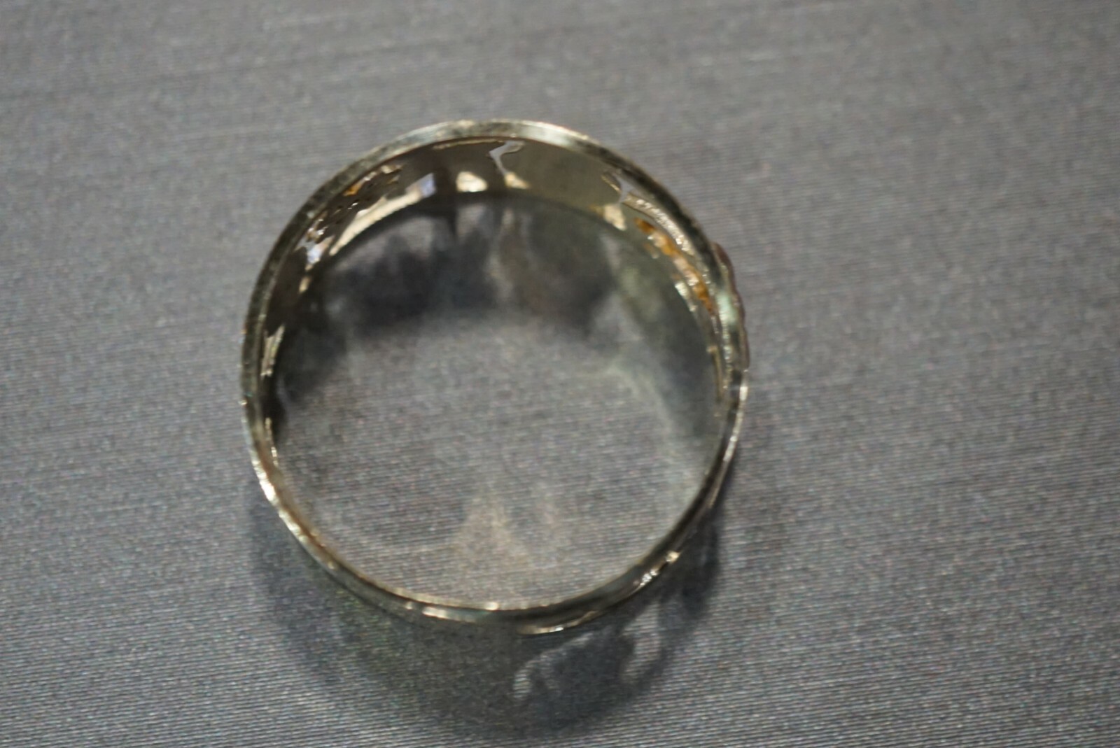 14K Solid Yellow Gold 9.7MM Wide Tri Color Good Luck Lucky Ring. Size 8.5