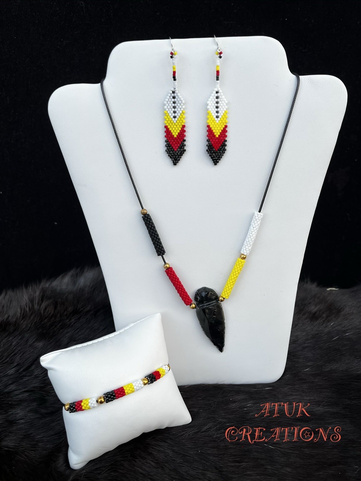 Native Beaded Jewelry Set Necklace Earrings Bracelet