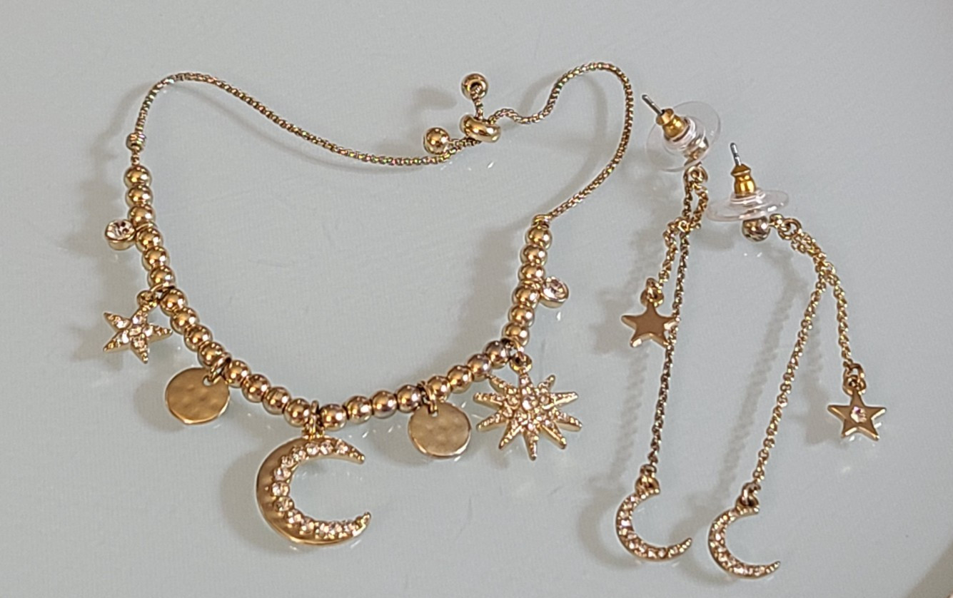 Vintage Unsigned Celestial Moon & Stars Necklace Silver Tone Baroque Pearl Resin
