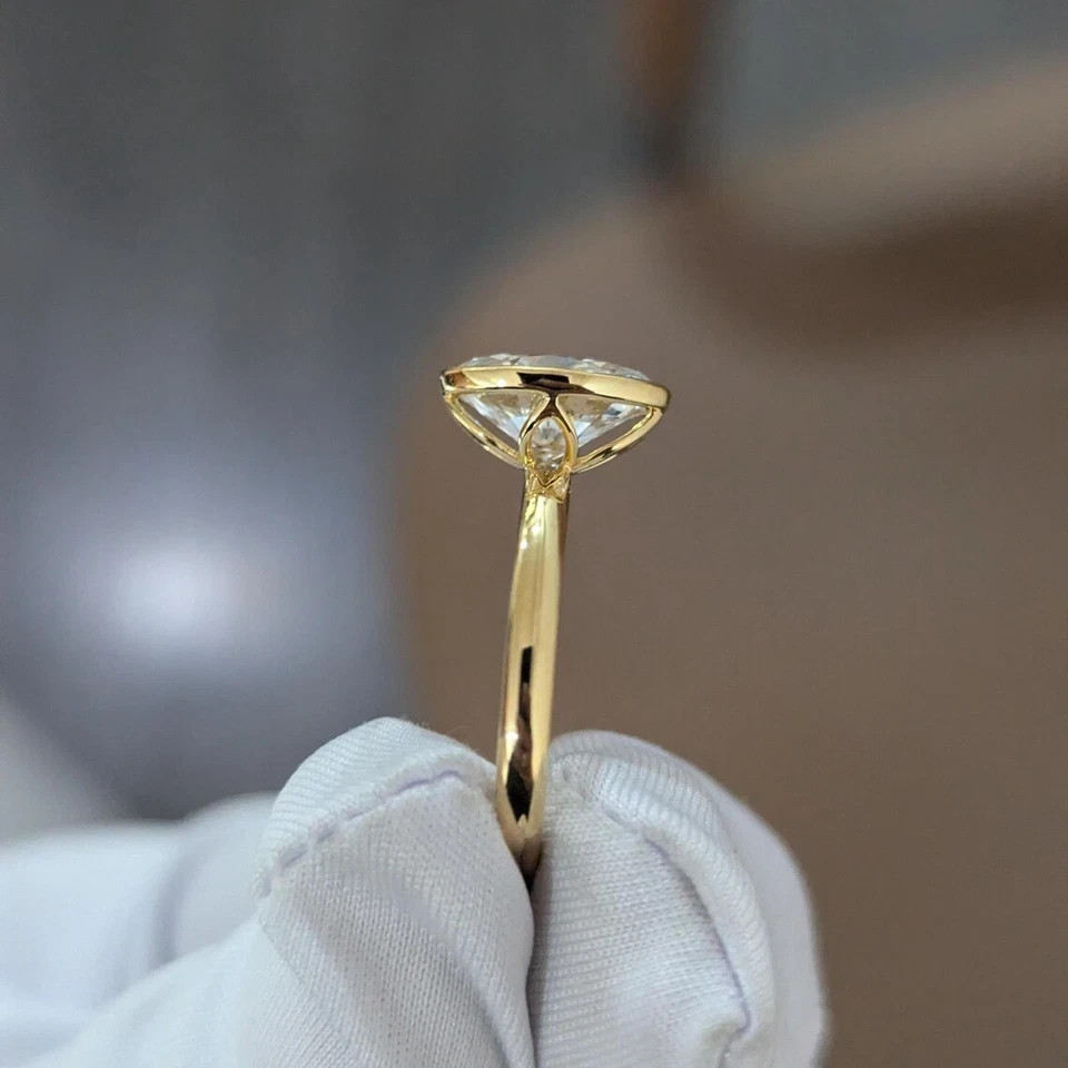 Lab Grown Oval Cut Diamond Wedding Ring 2 Carat CVD IGI E F VVS 14k Yellow Gold