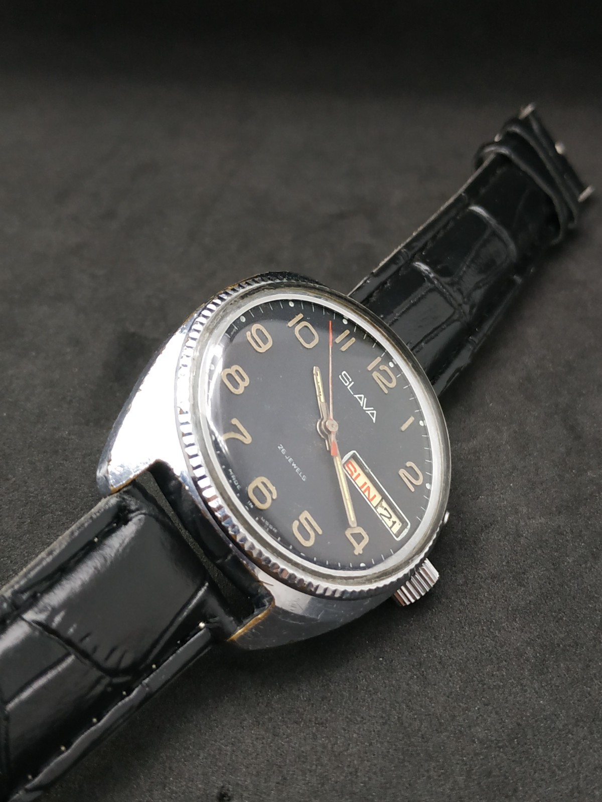 Classic Men’s Vintage Watch SLAVA USSR Mechanical SERVICED Retro Soviet day/date