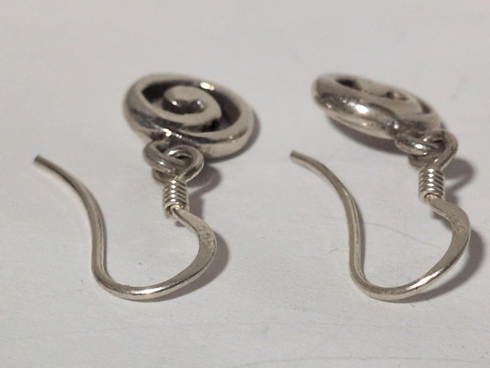 VINTAGE STERLING SILVER 9.2MM SWIRL DROP EARRINGS 2.7 GRAMS 925