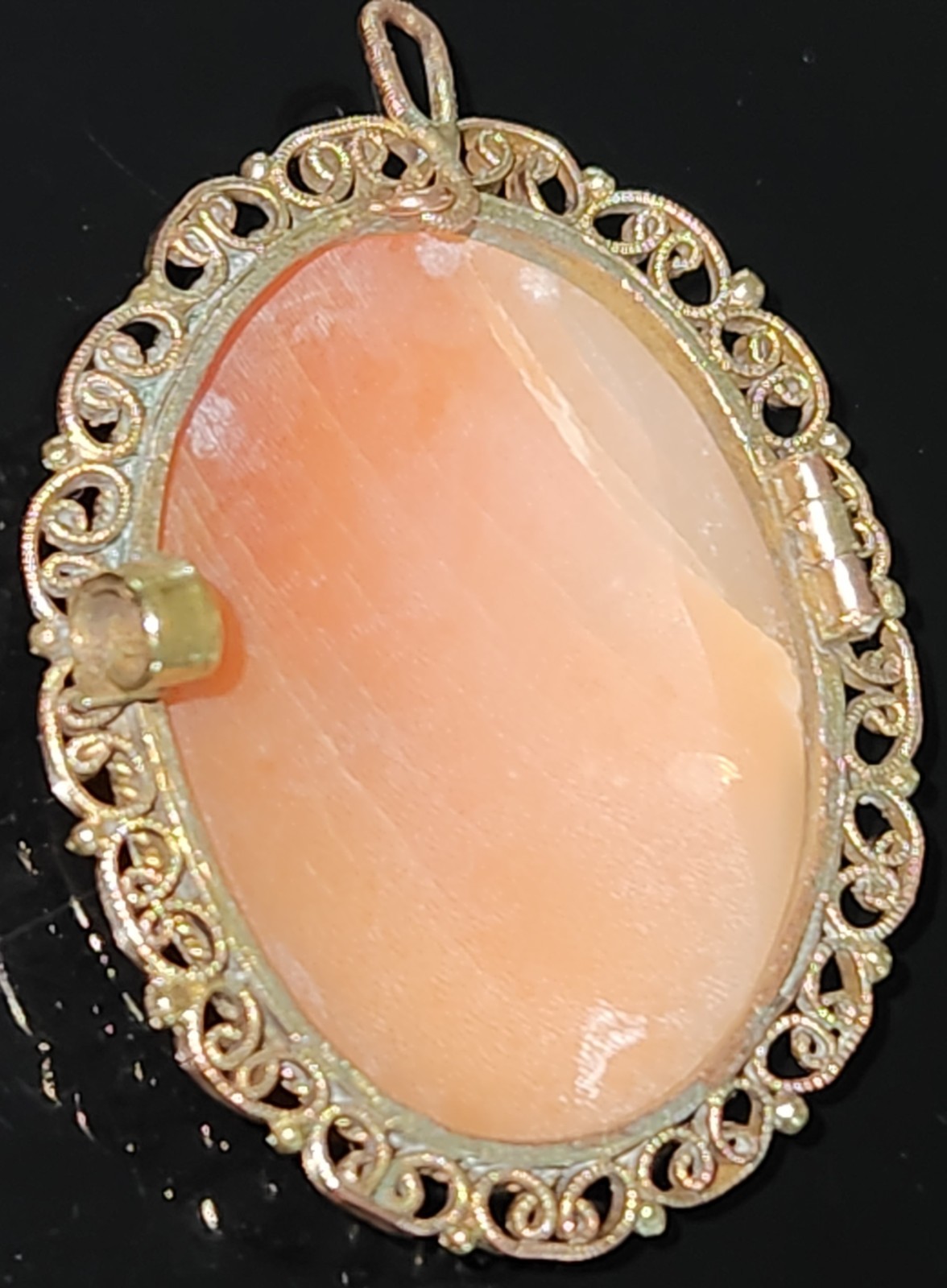 VTG SHELL CAMEO PROFILE HIGH RELIEF CARVING FILLIGREE TRIMED PENDANT 1.5″