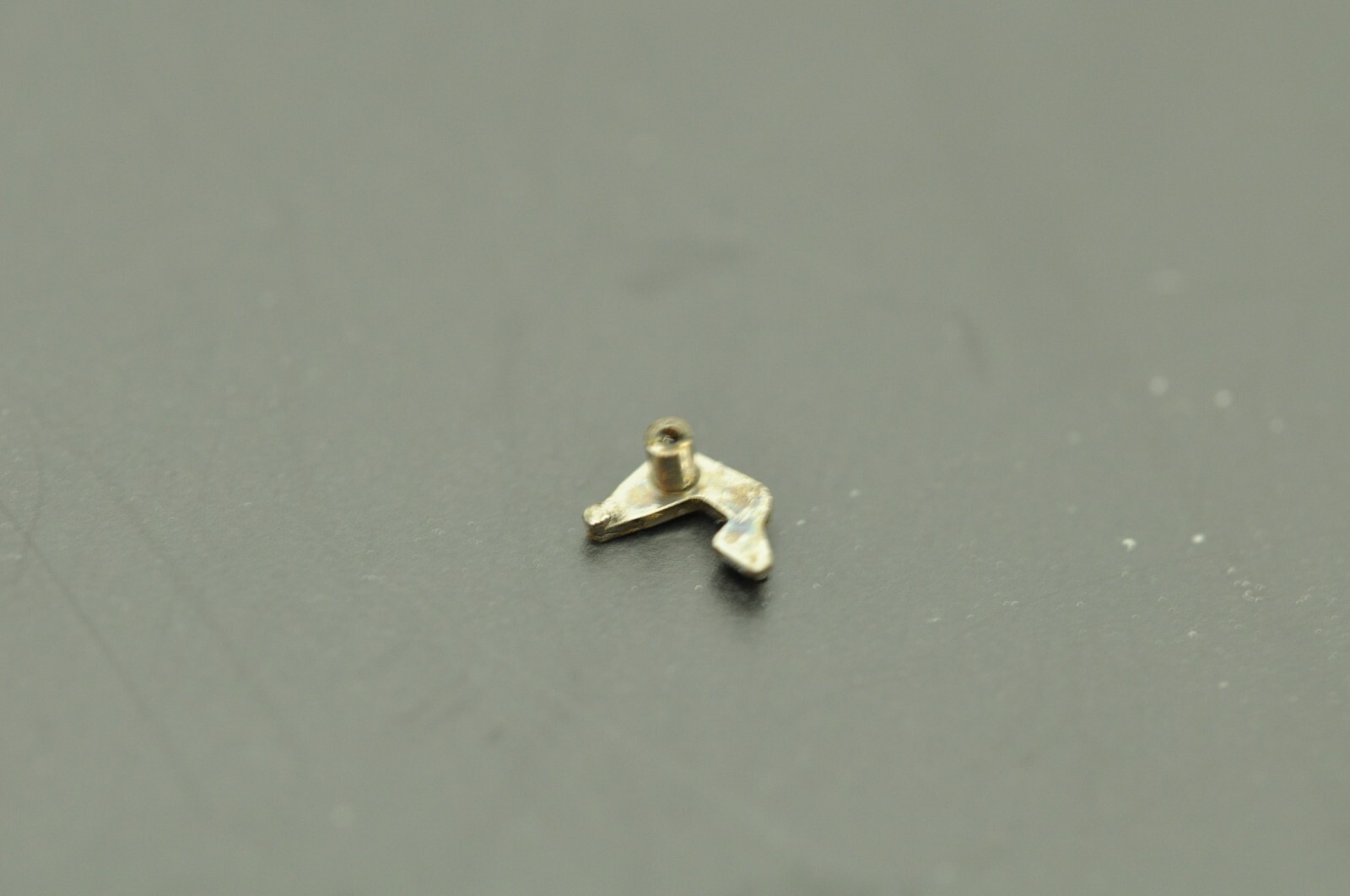 Omega watch spare part 563-1109 setting lever movement 563 564 565 750 -752 used
