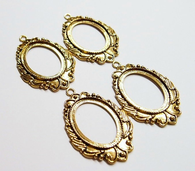4 of 40x30mm Antique Gold Victorian Deco Beaded Laurel Wreath Pendant Settings