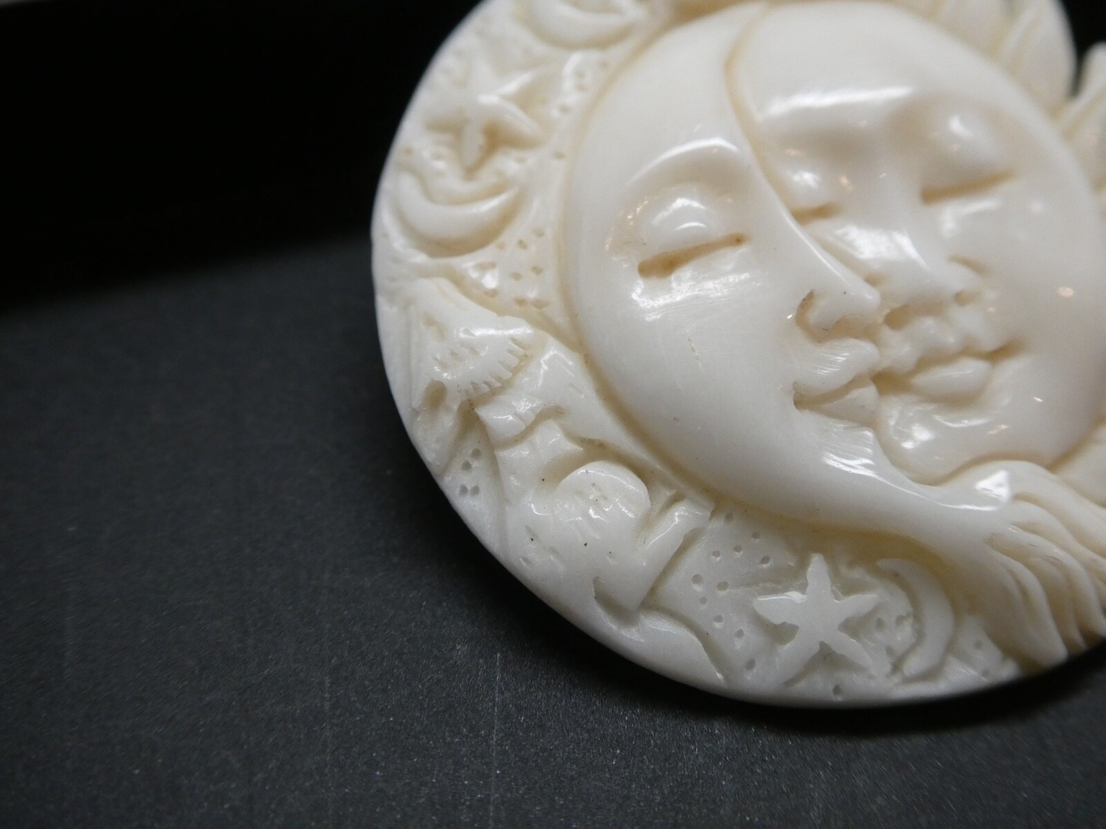 Moon Sun Stars Wolf Cat Lucky Totem Water Buffalo Bone 35mm Round Pendant Amulet
