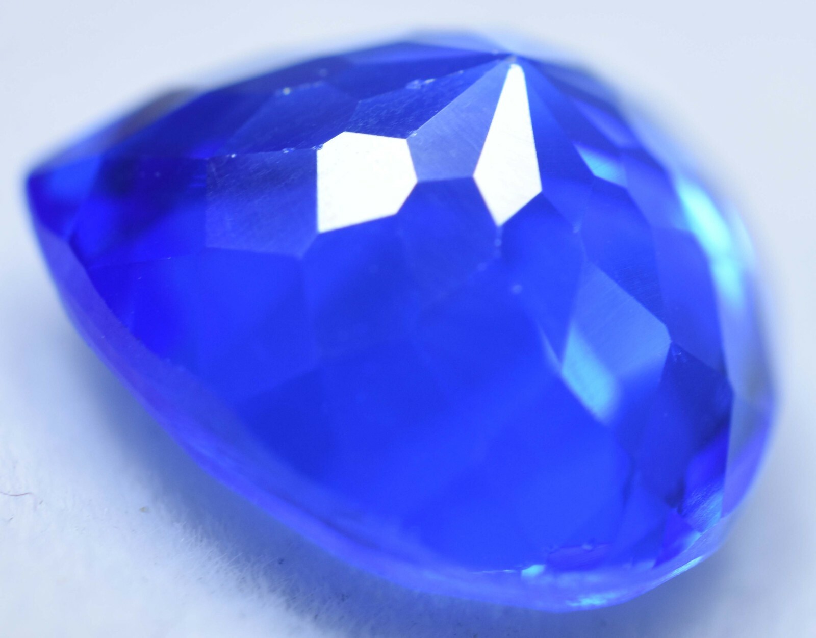 Rare 11.70 Ct Natural Lustrous Blue Tanzanite GGL Certified Treated Gemstone